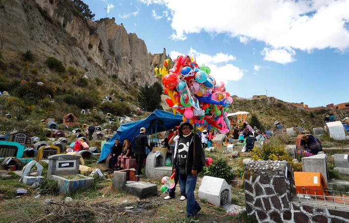 Bức ảnh chụp tại nghĩa trang Llama ở La Paz, Bolivia, sáng 2/11.