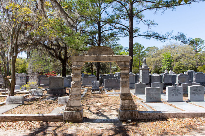 Nghĩa trang Bonaventure nằm trên một ngọn đồi tuyệt đẹp phía đông Savannah, Georgia, Mỹ.