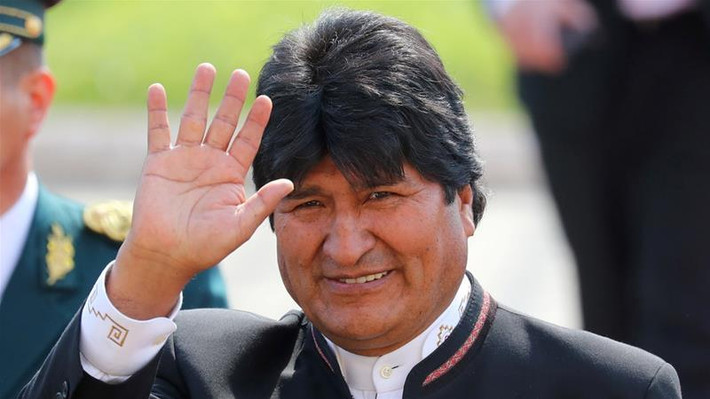 Ông Morales lần đầu tranh cử Tổng thống năm 2002 với cam kết sẽ phục vụ lợi ích của các nhóm bộ tộc bản địa ở Bolivia, nhưng thất bại. Ba năm sau, ông giành chiến thắng trong chiến dịch tranh cử tổng thống lần thứ hai hồi tháng 12/2005. Ảnh: AJ.