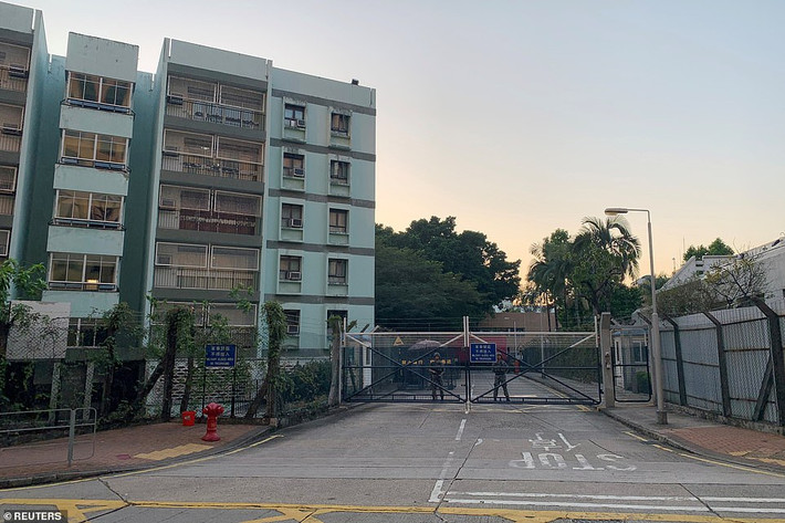 Khoảng 12.000 binh sĩ Trung Quốc đang đồn trú tại Hong Kong, nhưng theo Luật đồn trú và Luật cơ bản của Hong Kong, Quân đội Trung Quốc không được can thiệp vào các công việc nội bộ của địa phương. Mặc dù vậy, họ có thể được điều động để hỗ trợ trong trường hợp thiên tai hoặc giữ gìn trật tự công cộng, nếu được chính quyền địa phương yêu cầu. Ảnh: Reuters.