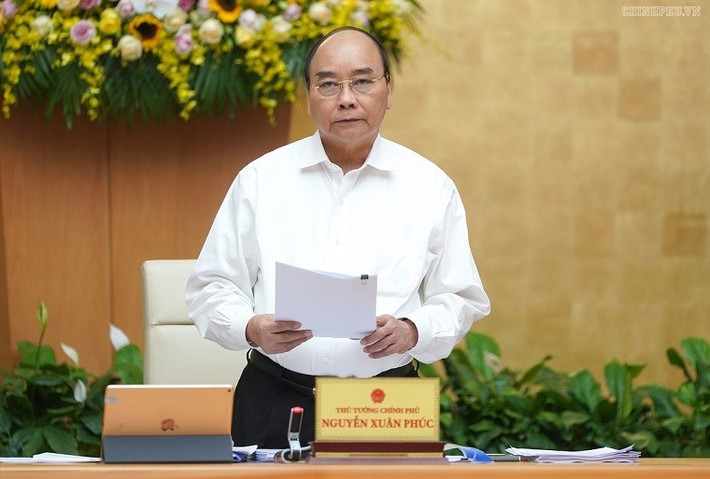 Chiều 5/11, phát biểu tại phiên họp Chính phủ thường kỳ tháng 10, Thủ tướng Nguyễn Xuân Phúc cho biết đoàn công tác của Việt Nam và Anh có thể sẽ công bố danh tính nạn nhân vụ 39 người thiệt mạng trong container ở Essex vào sáng 6/11. Thủ tướng cũng bày tỏ đây là sự việc đau lòng, gây bàng hoàng cho gia đình các nạn nhân, cho cộng đồng và từng trái tim người Việt. Thay mặt Chính phủ, Thủ tướng gửi lời chia buồn đến thân nhân, gia đình các nạn nhân. Ảnh: VGP.
