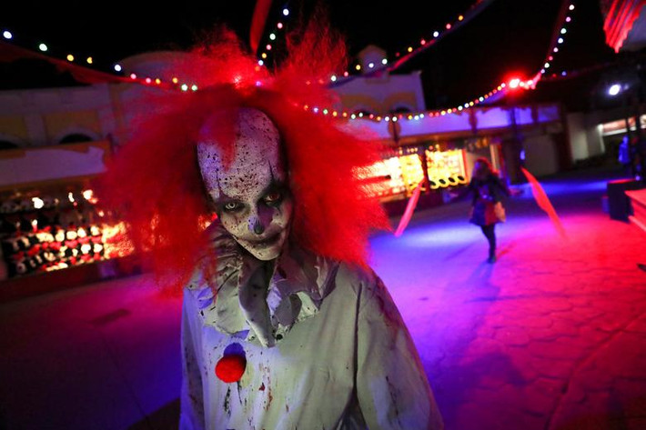 Không khí lễ hội Halloween tại công viên Walibi, Wavre, Bỉ, ngày 25/10.