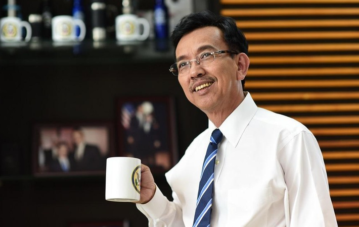 " Vua rác" David Dương (tên thật là Dương Tử Trung, sinh năm 1958 tại TP HCM) hiện là Chủ tịch kiêm Tổng giám đốc Công ty California Waste Solutions (CWS, đóng tại bang California, Mỹ) và Công ty TNHH Xử lý Chất thải Việt Nam (VWS, trụ sở tại TPHCM). Ảnh: Báo Tiền Phong.