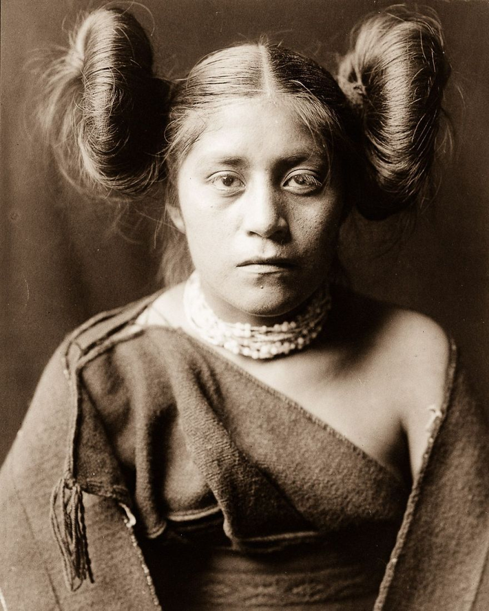 Một cô gái Tewa năm 1906.