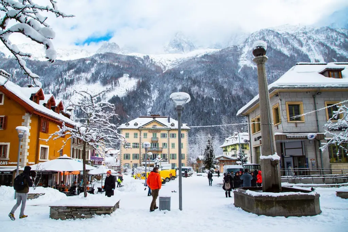 Chamonix, Pháp: Đối với hầu hết người dân nơi đây, mùa đông cũng là thời điểm lý tưởng nhất để trượt tuyết và tham gia các hoạt động thể thao khác. Ảnh: alps2alps.