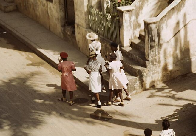 Cảnh đường phố tại Christiansted, Quần đảo Virgin thuộc Mỹ, tháng 12/1941.