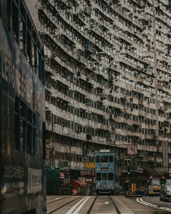 Cảnh tượng gây sốc về các tòa chung cư san sát nhau ở Hong Kong.