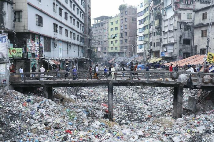 Cảnh tượng hãi hùng ở Dhaka, Bangladesh.