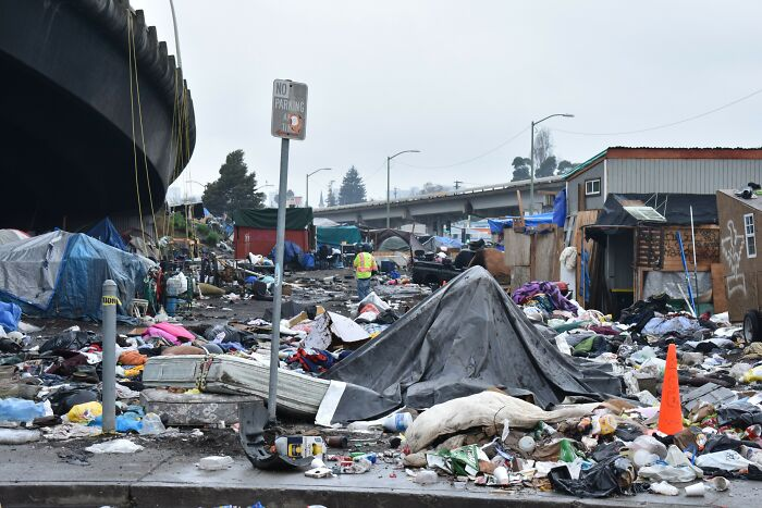 Một góc ngổn ngang ở San Francisco, Mỹ.