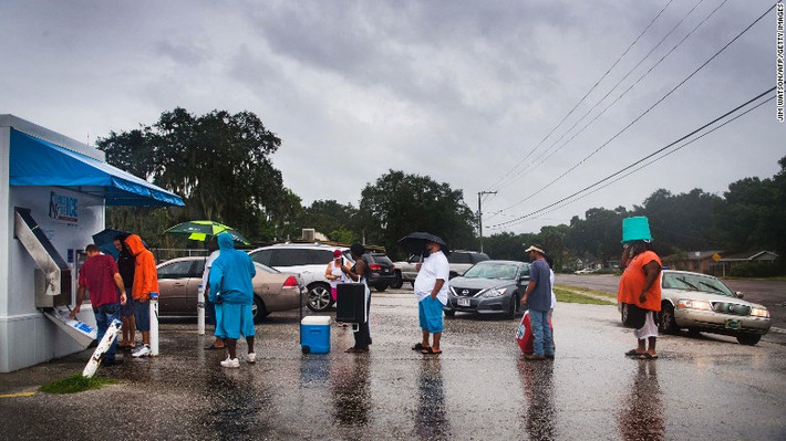 Khoảng 6,5 triệu người dân tại bang Florida đã được lệnh sơ tán đến nơi an toàn. Ảnh: CNN.