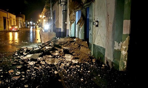Trận động đất đã gây ra những đợt sóng cao 1 mét ở ngoài khơi Mexico. Ảnh: EPA.