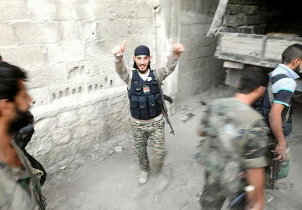 Tinh thần lạc quan của binh sĩ Syria. Ảnh: FNA.