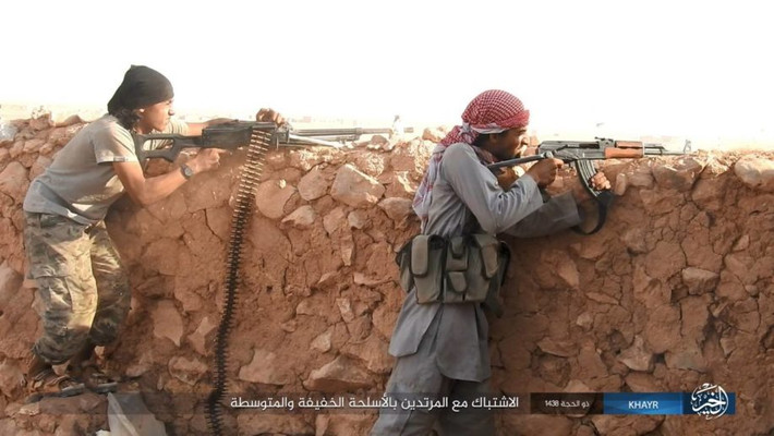 Hình ảnh trong cuộc tấn công bất ngờ của IS ở Deir Ezzor. Ảnh: AMN.