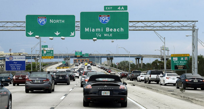 Người tham gia giao thông phải mất thêm 30% thời gian khi di chuyển trong thành phố Miami. Con số này cũng tăng 2% so với năm 2016. Ảnh: BI.