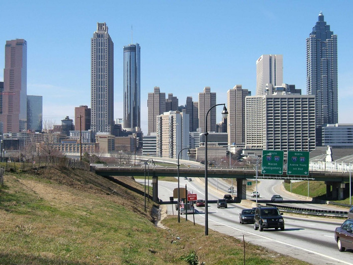 Đứng ở vị trí thứ 12 là thành phố Atlanta của Mỹ. Người tham gia giao thông sẽ phải mất thêm 27% thời gian để di chuyển tới bất cứ nơi nào trong thành phố này. Ảnh: BI.