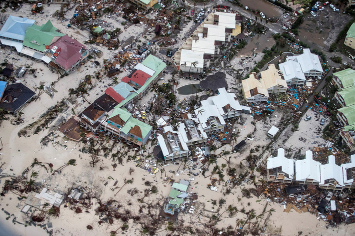 Một “bãi chiến trường” trên đảo Saint Martin sau khi bão Irma quét qua. Ảnh: Reuters.