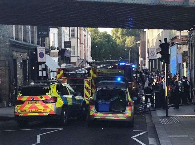 Theo Daily Mail, nhiều người đã bị bỏng trong vụ nổ trên tàu điện ngầm ở London vừa qua. Ảnh: Daily Mail.