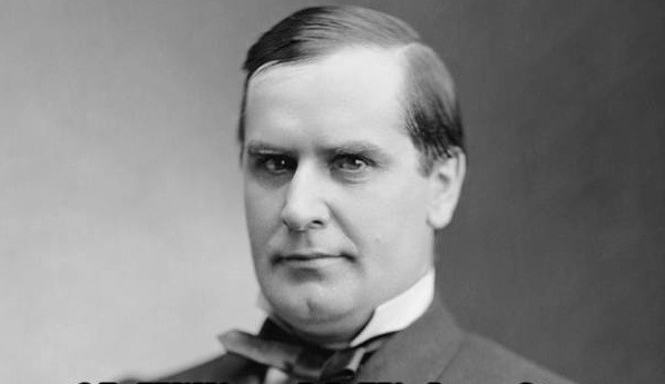 Cựu Tổng thống William McKinley thường đeo một bông hoa cẩm chướng đỏ trên ve áo với hy vọng sẽ mang lại may mắn. Năm 1901, ông đã tặng bông hoa này cho một bé gái và chỉ lát sau, ông bị ám sát. Ảnh: ATI.