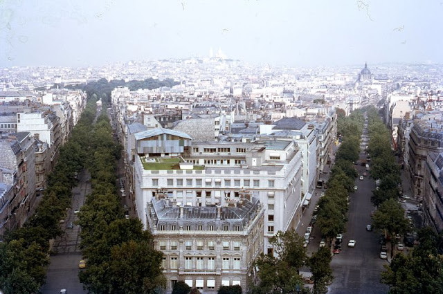 Bức ảnh này chụp thủ đô Paris nhìn từ Khải Hoàn Môn, một trong những biểu tượng lịch sử nổi tiếng của nước Pháp. Ảnh: VT.