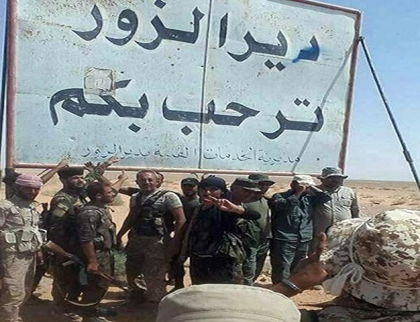 Theo một nguồn tin quân sự, lực lượng Syria tiến đánh Tal Al-Abd từ khu Jabal Bishiri chiến lược, xông vào các căn cứ của phiến quân IS trong khu vực. Ảnh: FNA.