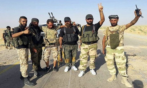Theo thông tin mới nhất trên Al Masdar News ngày 4/9, thành phố Deir Ezzor sắp được giải vây khi quân đội Syria chỉ còn cách căn cứ pháo binh số 137 bị phiến quân IS vây hãm khoảng 5 km. Ảnh: FNA.