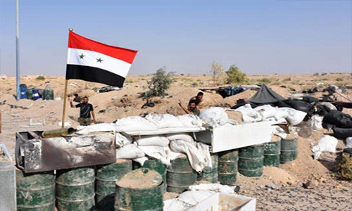 “Sau khi giành lại quyền kiểm soát hầu hết vùng nông thôn phía tây, lực lượng chính phủ Damascus chuyển hướng tập trung giải phóng thành phố Deir Ezzor”, nguồn tin cho hay. Ảnh: FNA.