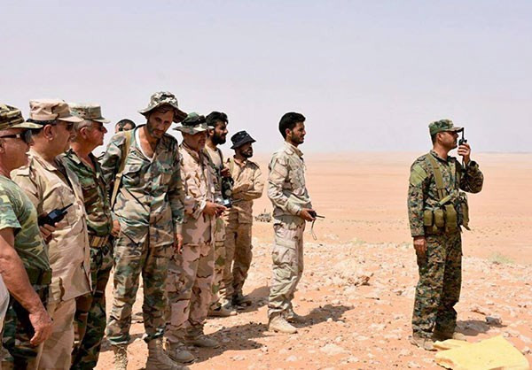 Sau cuộc giao tranh ác liệt, binh sĩ Syria đã tiêu diệt nhiều tay súng IS, đồng thời tịch thu lượng lớn vũ khí và trang thiết bị quân sự của bọn chúng. Ảnh: FNA.