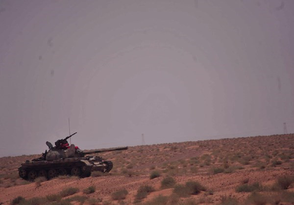 Được biết, quân đội Syria đã phát động giai đoạn hai của chiến dịch giải phóng Deir Ezzor, với mục tiêu tiếp theo là giải vây sân bay quân sự Deir Ezzor. Ảnh: FNA.