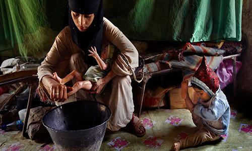 Theo The Richest, tại Yemen, các bé gái từ 8 tuổi có thể kết hôn một cách hợp pháp nhưng việc “động phòng” bị cấm cho đến khi những cô dâu "nhí" này đến tuổi dậy thì (khoảng 9 tuổi). Ảnh: The Richest.