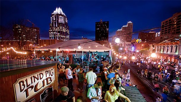 Texas có dân số đông hơn cả đất nước Australia. Ảnh: List25.
