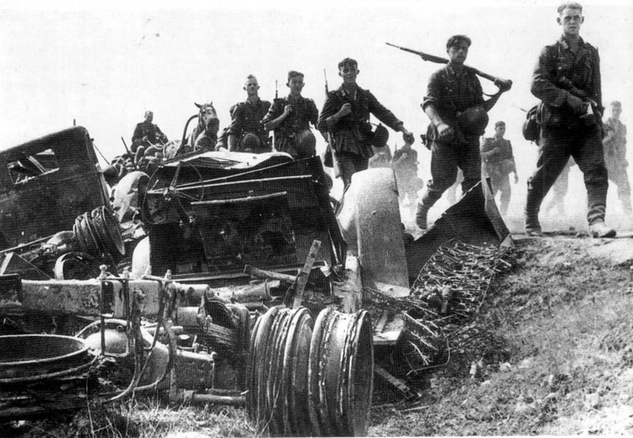 Trong cuộc Chiến tranh Vệ quốc Vĩ đại (1941 - 1945), Liên Xô hứng chịu tổn thất rất lớn nhưng đã bảo vệ được toàn vẹn quyền độc lập và sự tồn tại như một quốc gia. Ảnh: Các binh sĩ Đức tham gia vào cuộc chiến. Ảnh: ER.