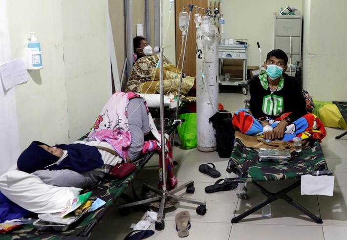Giới chuyên gia cho rằng số ca mắc COVID-19 tại Indonesia liên tục tăng trong vài tuần qua là do hệ quả của kỳ nghỉ lễ Eid al-Fitr hồi tháng 5 cùng với sự xuất hiện của các biến thể mới nguy hiểm với tốc độ lây lan nhanh, chẳng hạn như biến thể Delta.