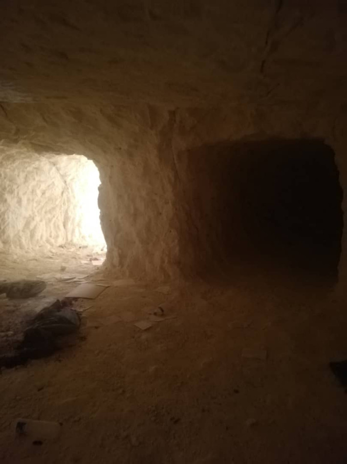 Hiện, Quân đội Syria đang tiến hành chiến dịch quân sự nhằm vào nhóm khủng bố IS ở miền trung Syria, với sự yểm trợ hỏa lực của Không quân Nga. Chiến đấu cơ Nga liên tục tiến hành những đợt oanh kích nhằm vào nơi ẩn náu của nhóm IS hàng ngày.
