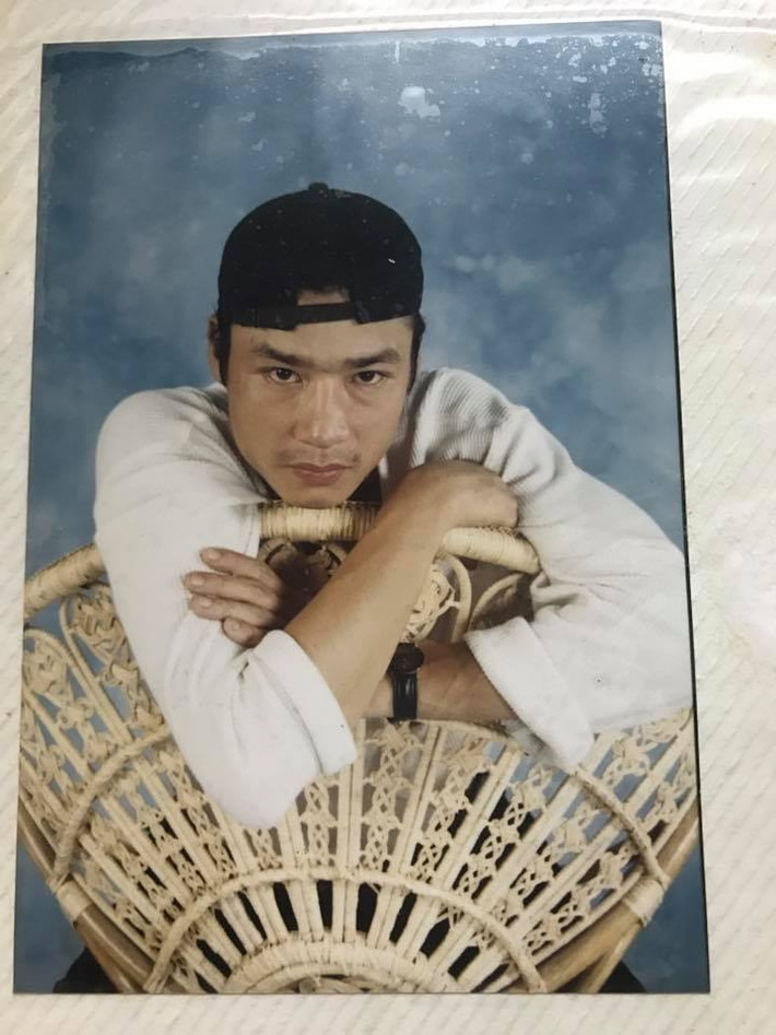 Võ Hoài Nam vào vai Sinh, người đàn ông mồ côi, bị dòng đời xô đẩy nên đi vào con đường giang hồ. Vợ mất khi sinh con, một mình ông Sinh nuôi con gái đến năm 2 tuổi. Sau đó, ông vô tình trở thành kẻ giết người, chịu án tù hơn 20 năm. Con gái ông được gửi cho người em kết nghĩa nuôi. Bộ phim hiện đang nhận được sự yêu mến của khán giả.