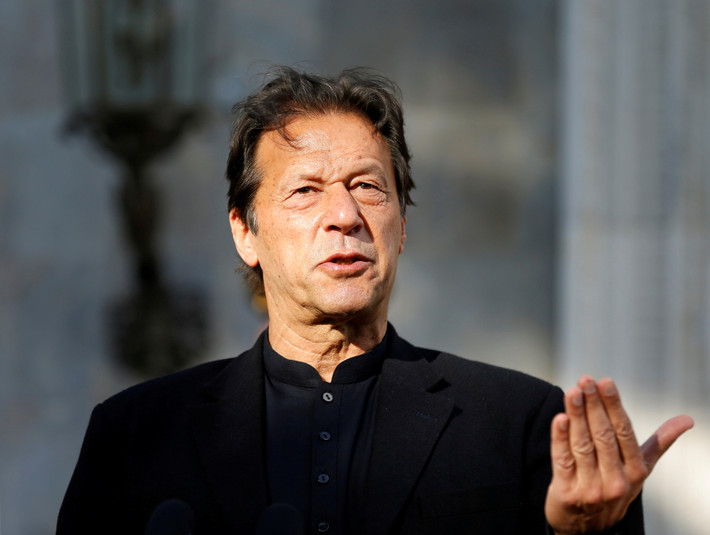 Thủ tướng Pakistan Imran Khan (ảnh) yêu cầu ưu tiên việc truy bắt thủ phạm vụ bắt cóc, tra tấn cô Silsila Alikhil. Ảnh: Reuters.