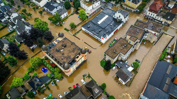 Ảnh chụp từ trên cao cho thấy một khu dân cư bị ngập ở Valkenburg hôm 15/7.