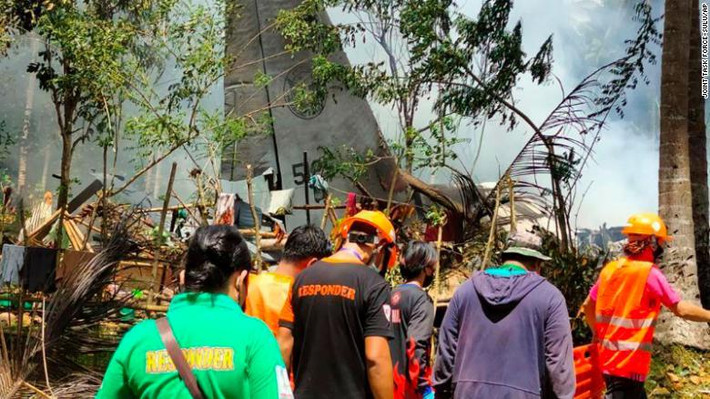 Như tin tức đã đưa, vụ rơi máy bay quân sự ở Philippines xảy ra vào khoảng 11h30 sáng ngày 4/7 khi chiếc phi cơ đang trên đường từ Laguindingan tới Jolo, tỉnh Sulu.