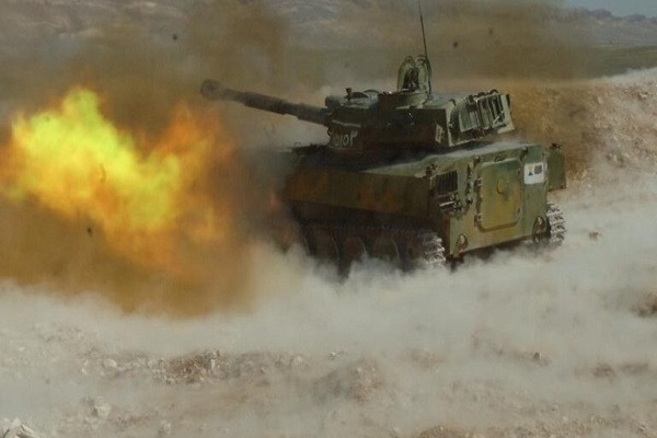 Cùng lúc, Quân đội Syria pháo kích dữ dội căn cứ của nhóm phiến quân ở Nam Idlib. Ảnh: SF.