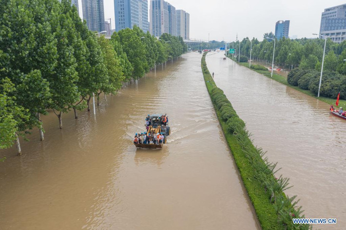 Ngoài ra, theo Tân Hoa Xã, mưa lớn đã ảnh hưởng đến 3 triệu người tại Hà Nam và 8 người khác vẫn mất tích, tính đến 4 giờ sáng ngày 22/7.