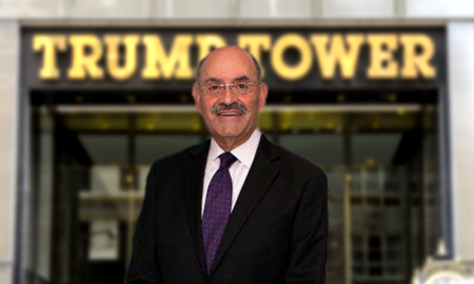 Theo New York Times, trong phần lớn sự nghiệp của mình, Weisselberg hoạt động ở hậu trường, trông giống như một nhân viên kế toán điển hình: Một người đàn ông có chiều cao trung bình trong bộ đồ sọc hoặc sẫm màu, đeo kính, có ria mép và giọng nói khàn khàn. Ảnh: BA.