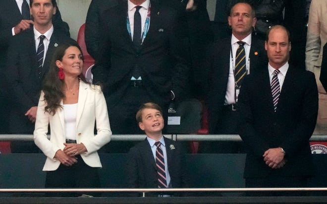 Tiểu Hoàng tử George xem trận chung kết Euro 2020 giữa đội tuyển Anh và Italy vừa qua. Ảnh: Getty.