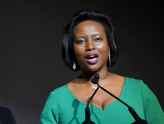 Bà Martine Moise sinh ngày 5/6/1974 tại Port-au-Prince, Haiti. Bà tốt nghiệp trường Đại học Quisqueya vào năm 1997. Ảnh: The Sun.