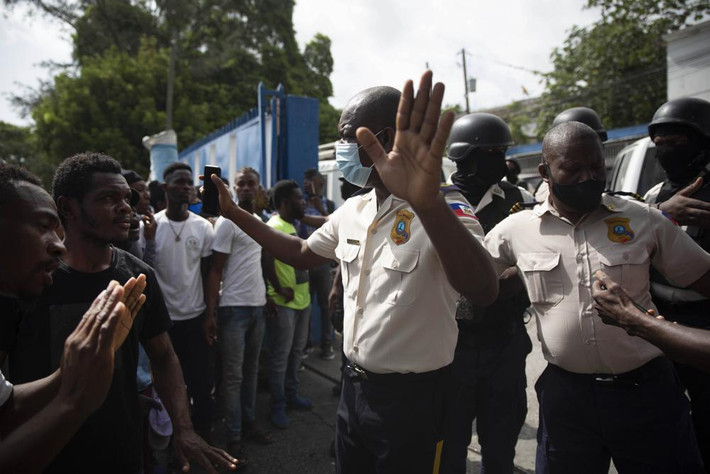 Tuy nhiên, giới chức Haiti không giải thích chi tiết về "lệnh của thẩm phán" này.