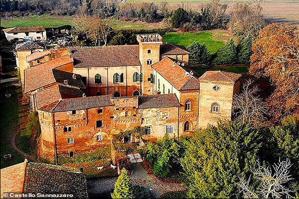 Lâu đài Castello Sannazzaro này có từ thế kỷ thứ 12, đã được truyền lại qua 28 thế hệ. Cha của Ludovica, Bá tước Giuseppe Sannazzaro, được thừa kế tòa lâu đài từ một người cô vào năm 1986. Ông đã cải tạo và cùng gia đình chuyển về sống ở đây từ năm 2006.