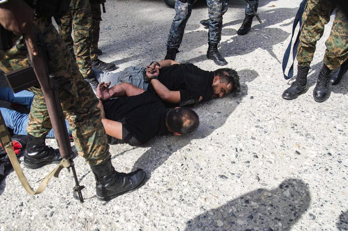 Cựu Thượng nghị sĩ Haiti Steven Benoit cũng nói với đài phát thanh Magik9 của Haiti hôm 9/7 rằng “nhóm sát thủ giết hại Tổng thống Moise không phải là người Colombia”, song không thể cung cấp bằng chứng về tuyên bố này. Ảnh: AP.