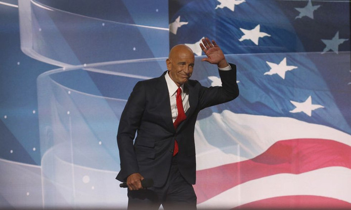 Ngày 20/7, ông Thomas Barrack (ảnh), một người bạn thân thiết và là đồng minh thân cận của cựu Tổng thống Trump, đã bị bắt giữ với cáo buộc vận động hành lang bất hợp pháp cho Các Tiểu vương quốc Arab Thống nhất (UAE) và khai man với Cục Điều tra Liên bang Mỹ (FBI). Ảnh: Getty.