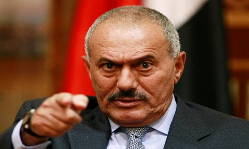 Cũng trong ngày 4/12, quân nổi dậy Houthi đã cho phá hủy ngôi nhà của cựu Tổng thống Saleh ở trung tâm thủ đô Sanaa. Ảnh: Reuters.