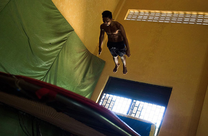 Trong biệt thự nhà ông Bill Gates còn có một phòng trampoline với trần cao 6 mét. Ảnh: BI.