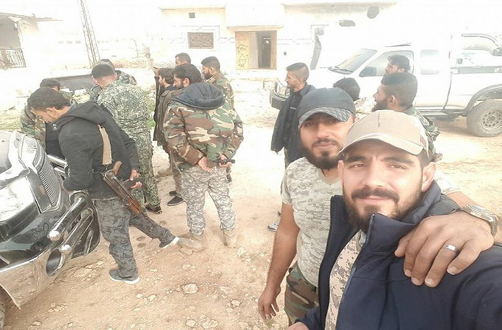 Trước cuộc tấn công bất ngờ, các binh sĩ Quân đội Syria đã phải tạm rút lui khỏi các vị trí trên. Tuy nhiên, ngay sau đó, lực lượng này đã mở cuộc phản công giành lại vùng lãnh thổ vừa rơi vào tay FSA. Ảnh: AMN.