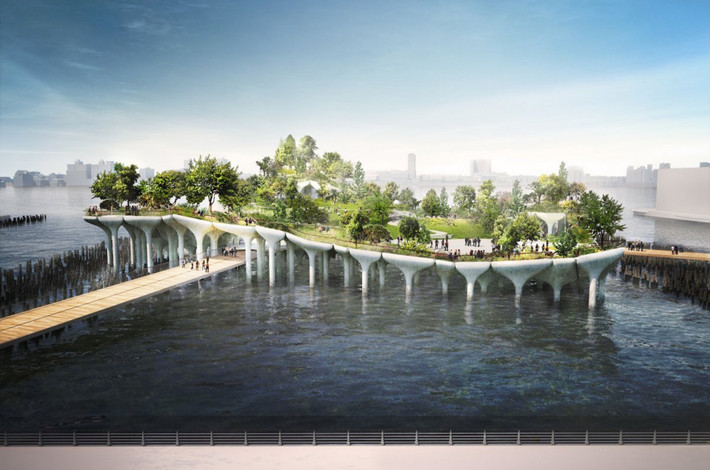 Trong vài năm qua, kế hoạch xây dựng công viên nổi Diller Island gây tranh cãi. Các thành viên của City Club cho rằng việc này sẽ gây tổn hại các sinh vật dưới sông. Với việc xây dựng công viên Diller Island, bến tàu 54 sẽ bị phá dỡ. Ảnh: BI.